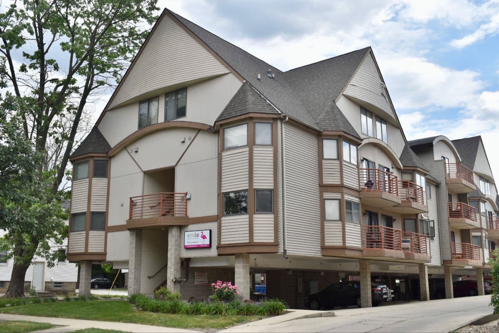 Champaign Apartment: 57 E Chalmers Street