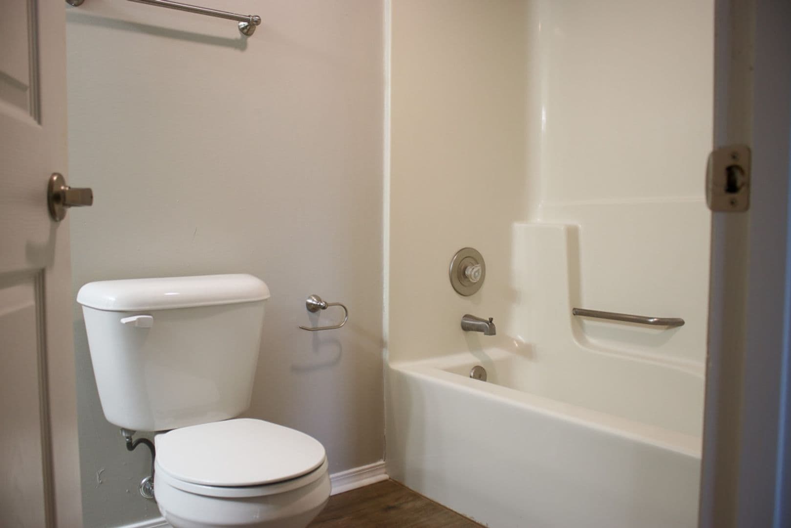 Urbana Apartment: 812 W Nevada Street