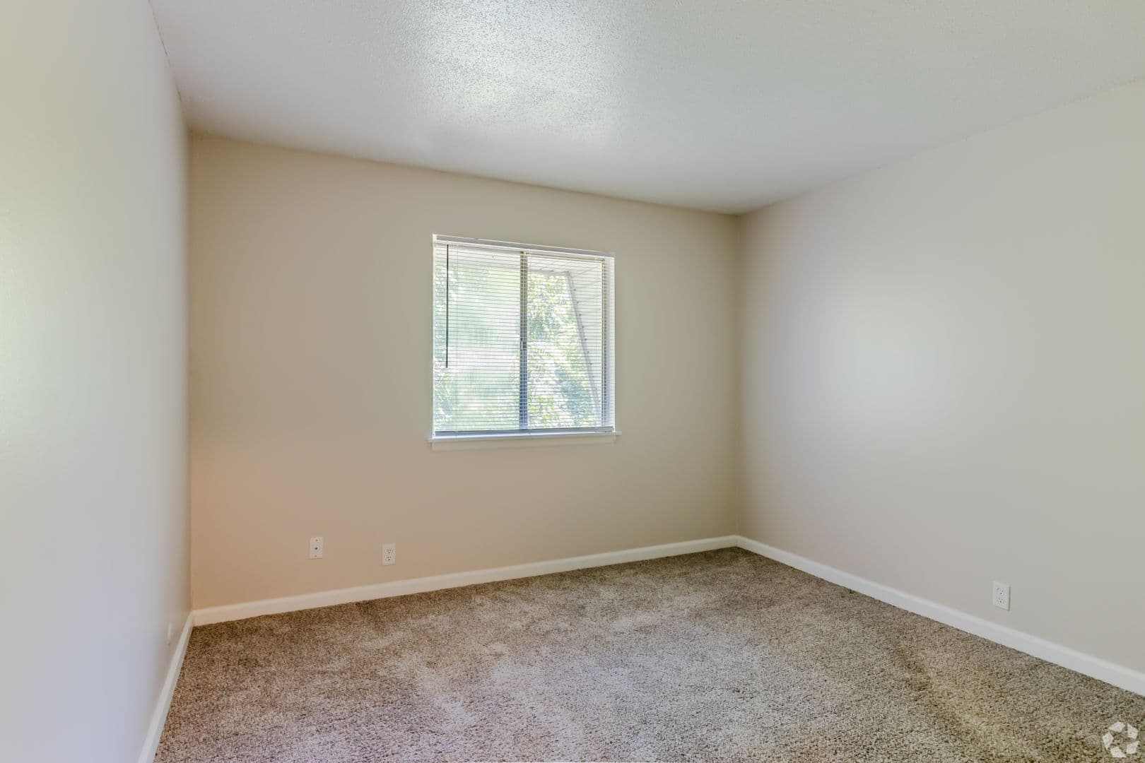 Peoria Apartment: 935 W Loire Court