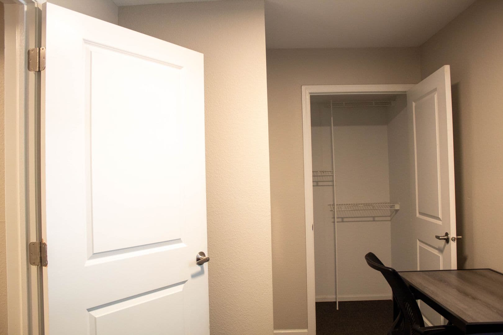 Champaign Apartment: 408 E Healey St
