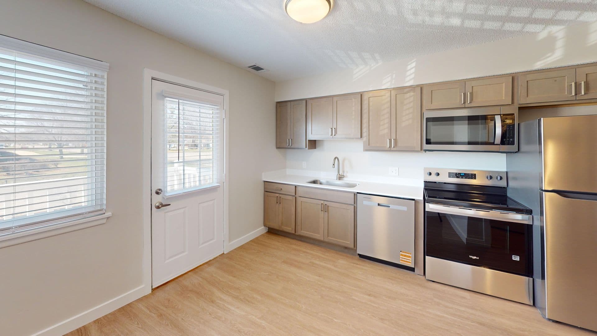 Champaign Apartment: 1515 W. Kirby Ave.