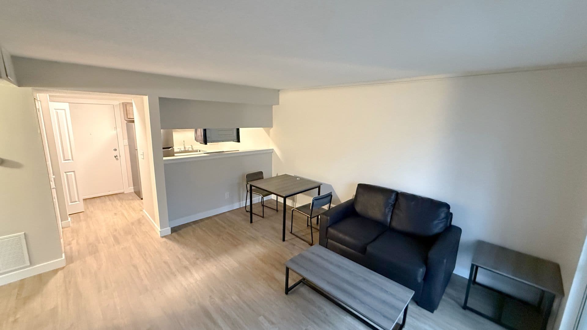 Urbana Apartment: 105 N Busey