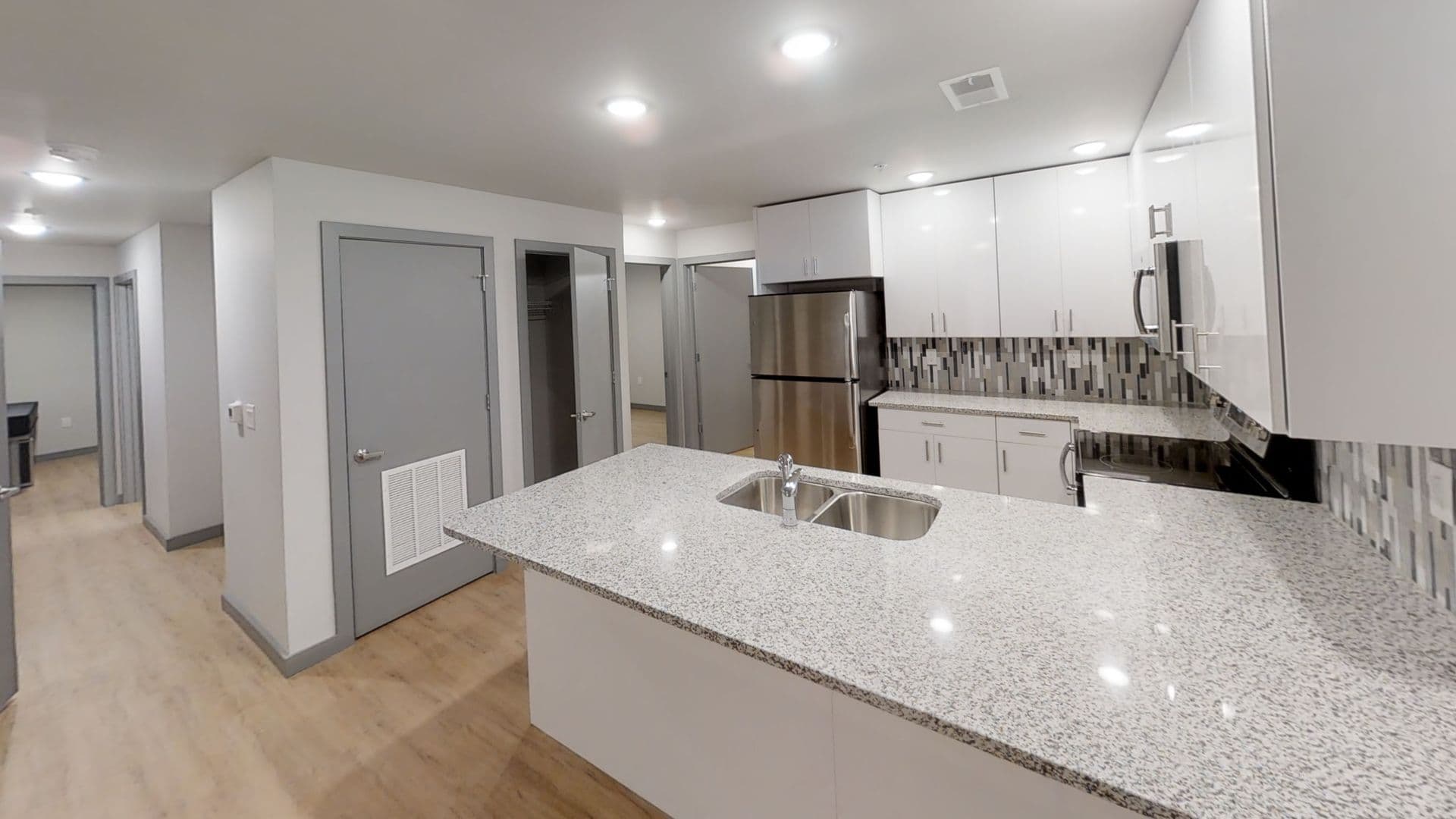 Champaign Apartment: 615 S Wright