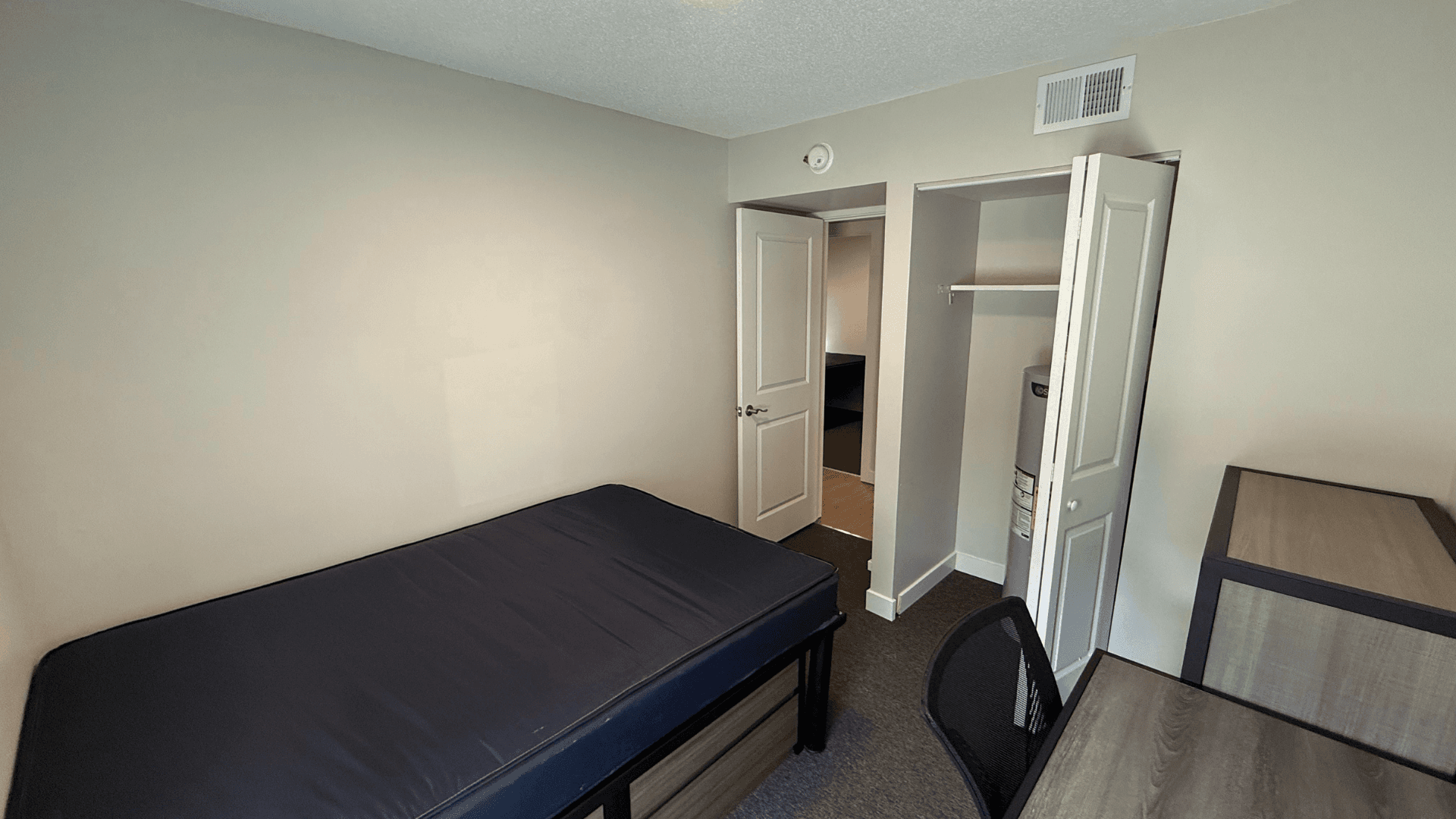 Urbana Apartment: 809 W Springfield