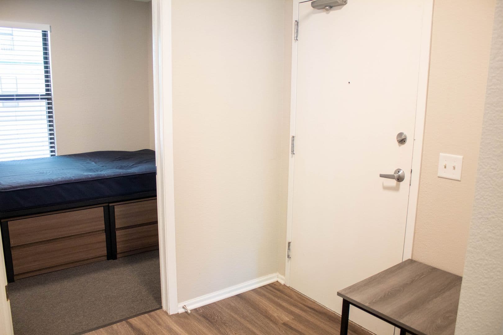 Champaign Apartment: 408 E Healey St