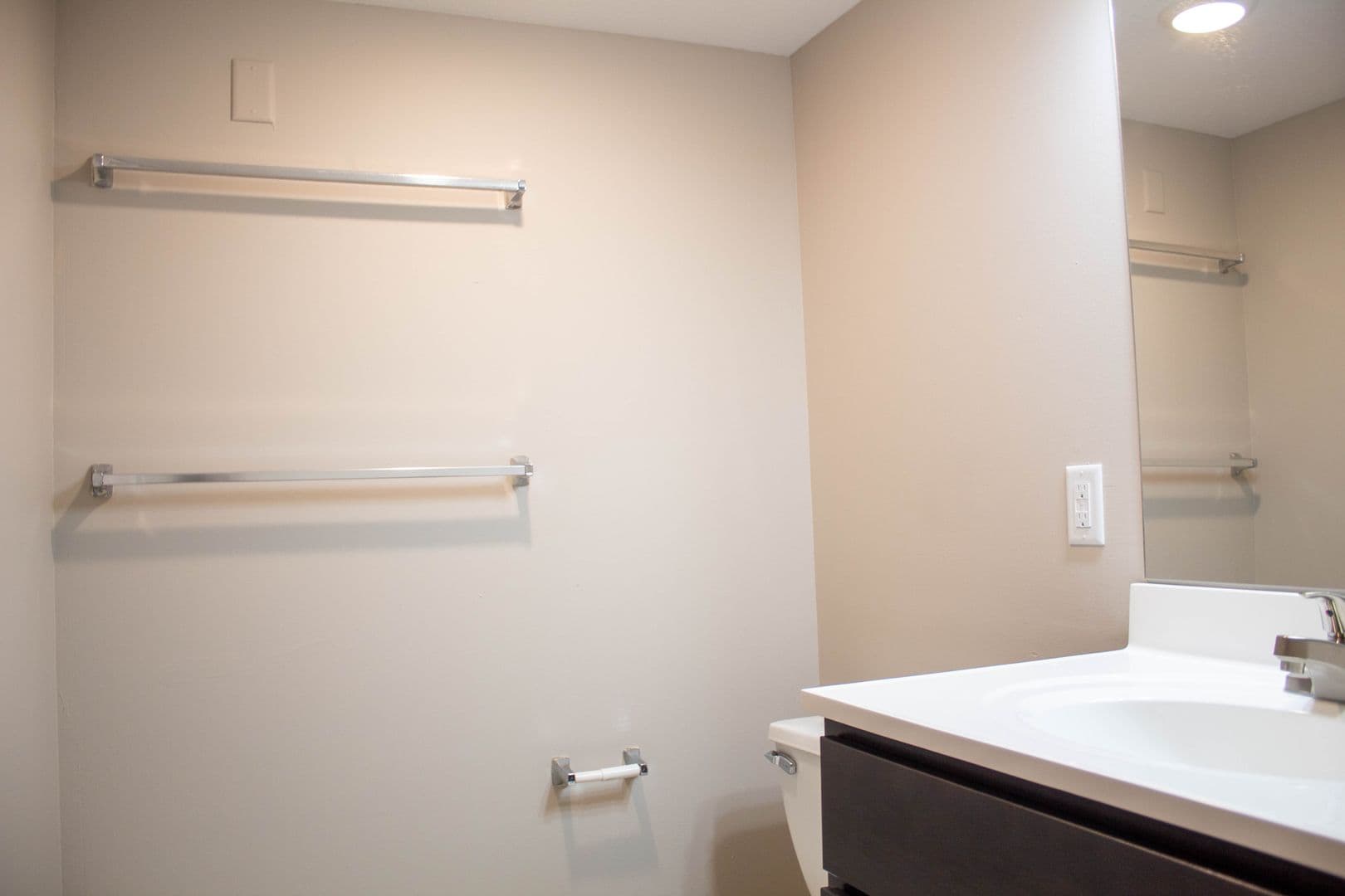 Urbana Apartment: 1010 W Stoughton