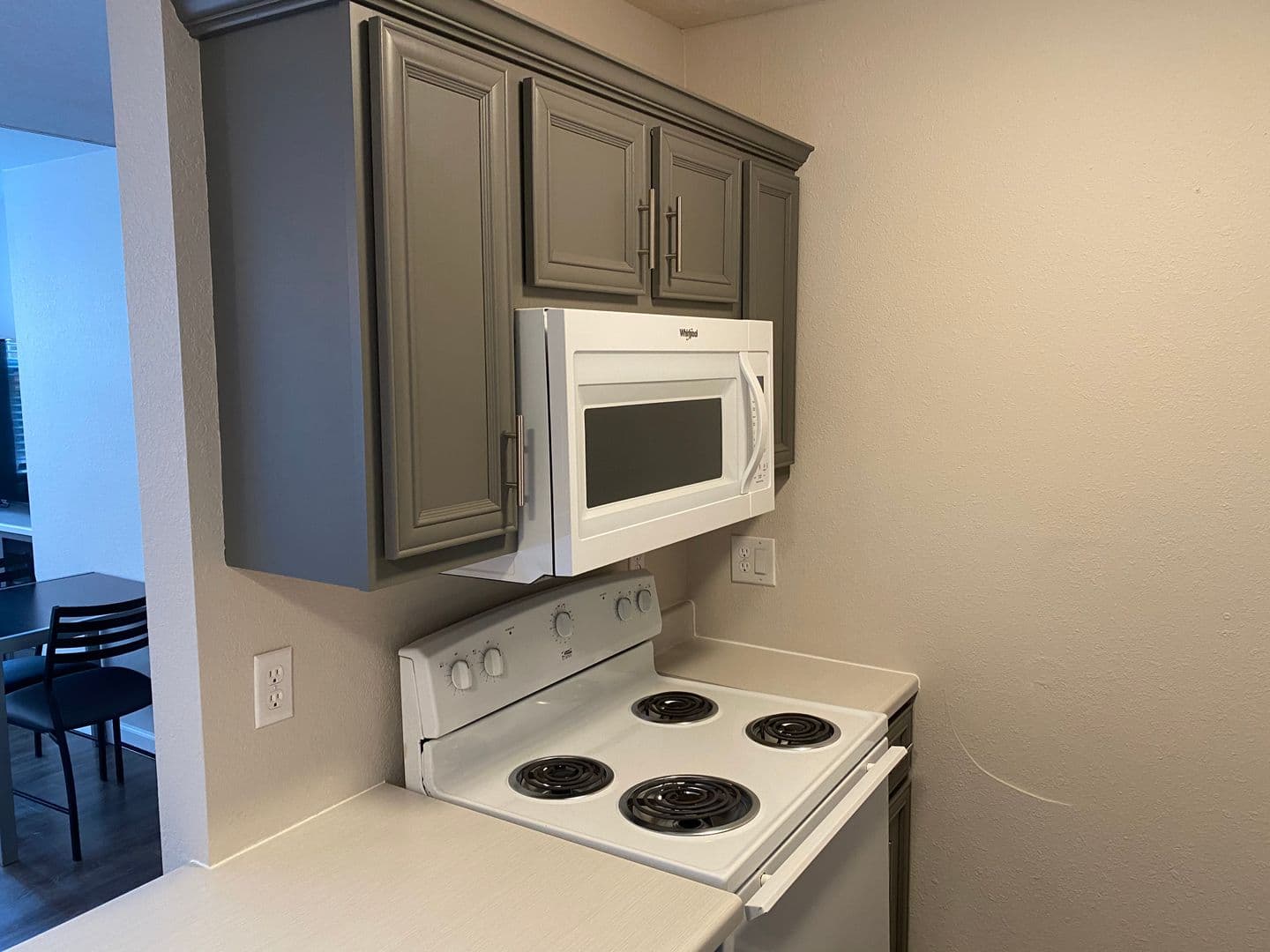 Champaign Apartment: 510 E Stoughton