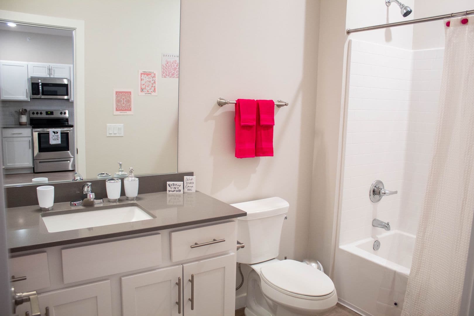 Urbana Apartment: 1009 W Stoughton