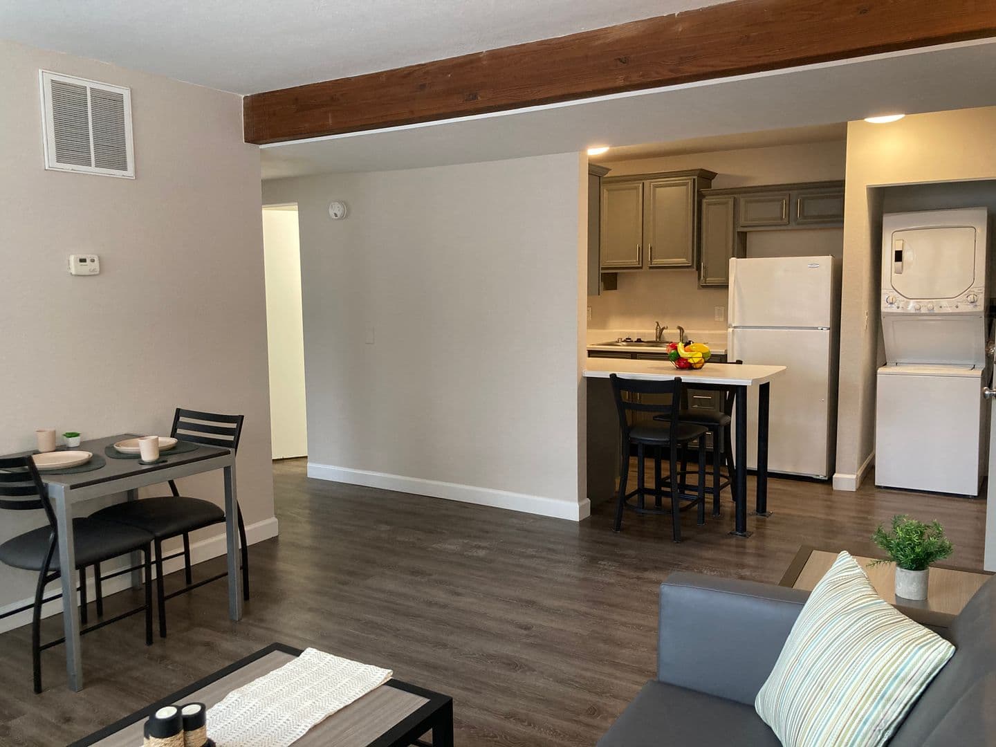 Champaign Apartment: 510 E Stoughton