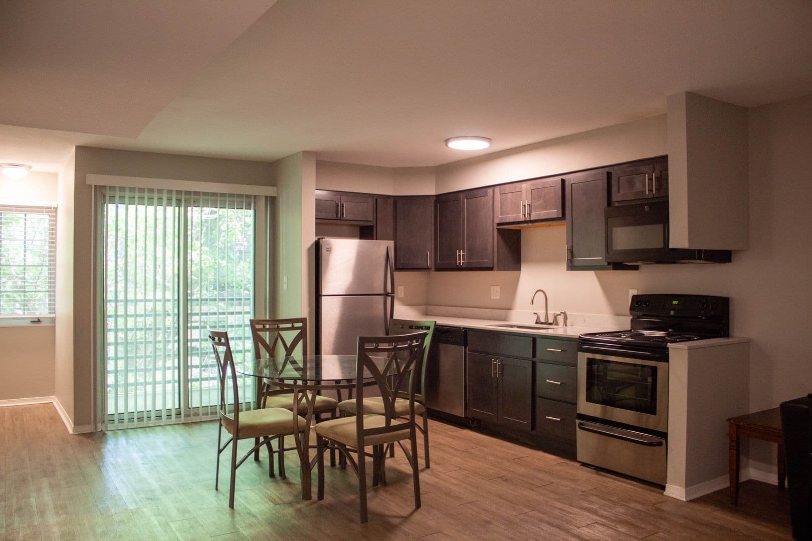 Urbana Apartment: 812 W Nevada Street