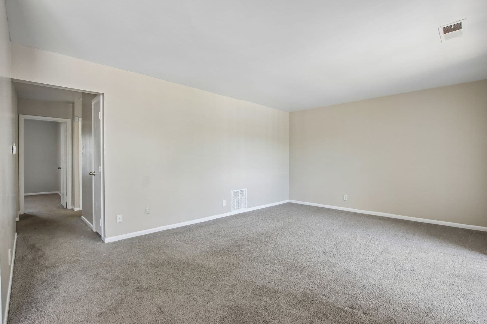 Speedway Apartment: 6010 W 25th Street