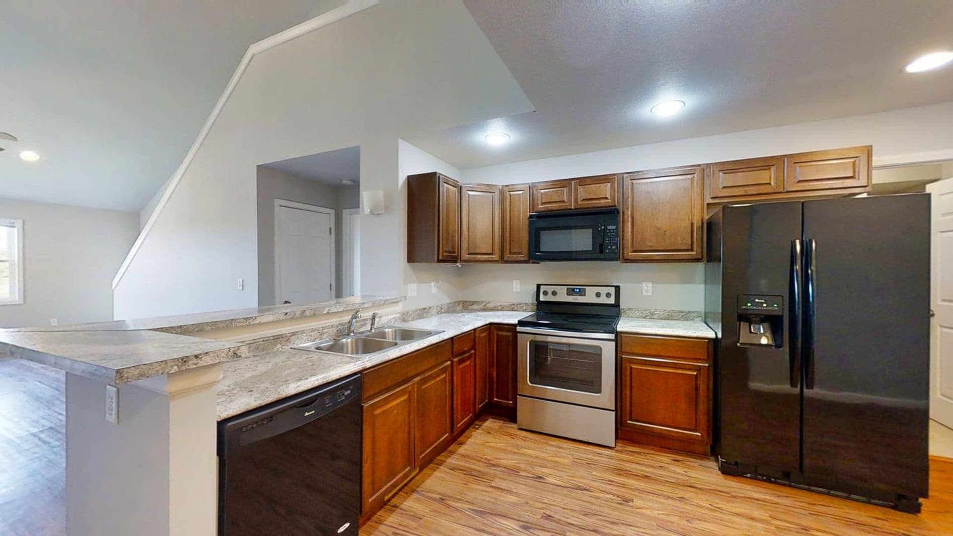 Mahomet Apartment: 901 Cates Dr
