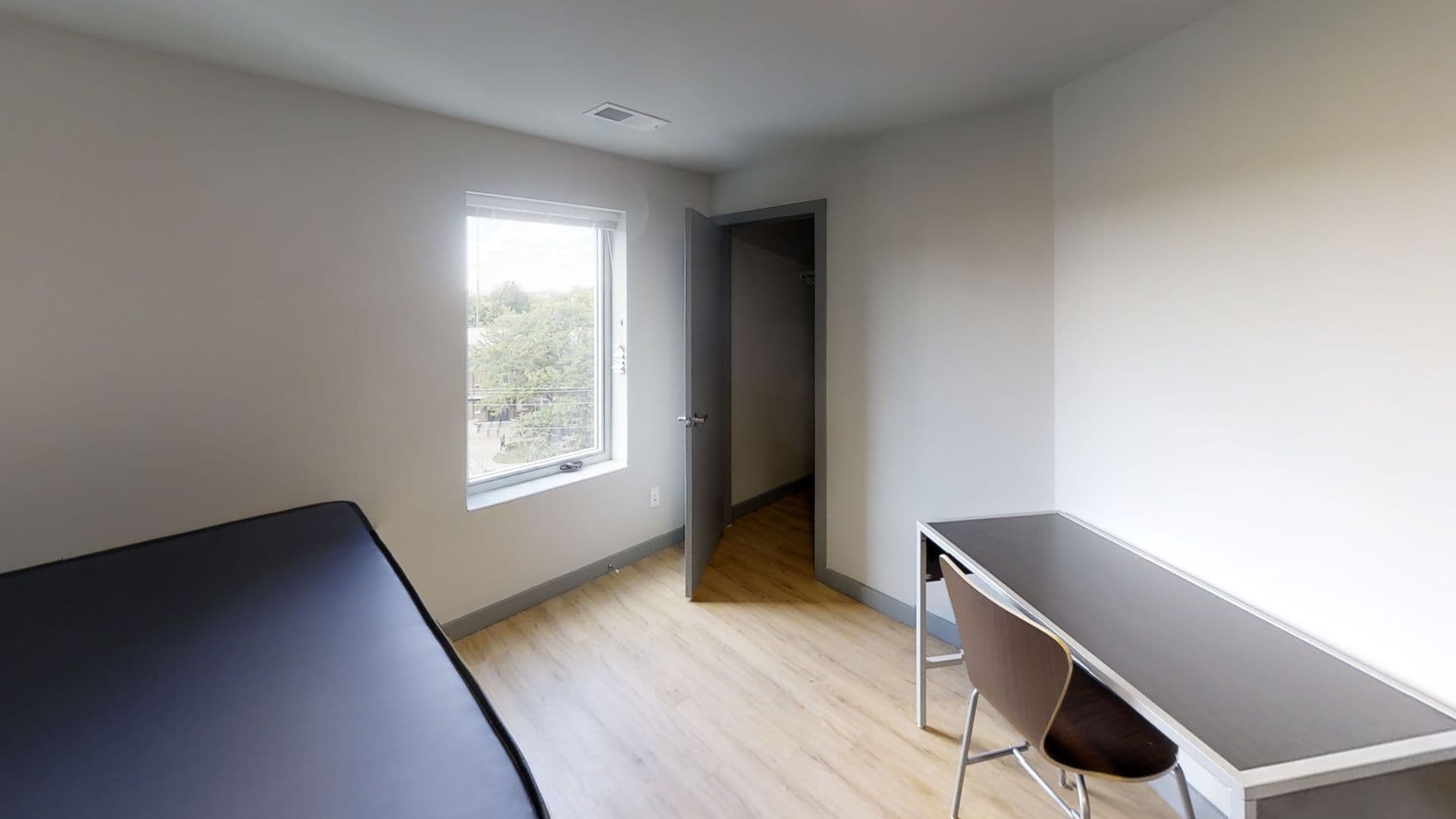 Champaign Apartment: 615 S Wright
