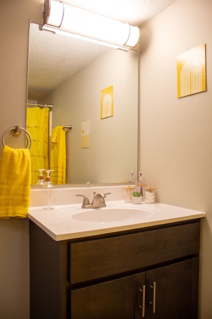 Urbana Apartment: 402 N Gregory Street