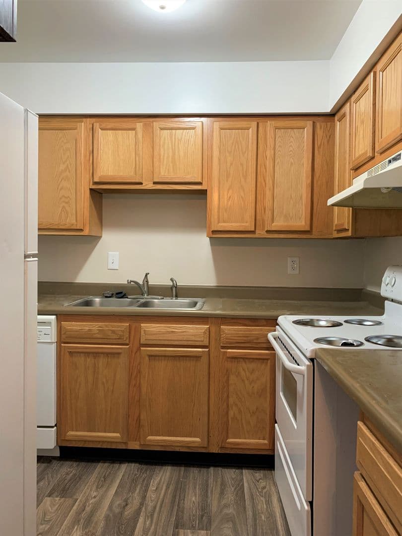 Peoria Apartment: 6516-6500 N University St