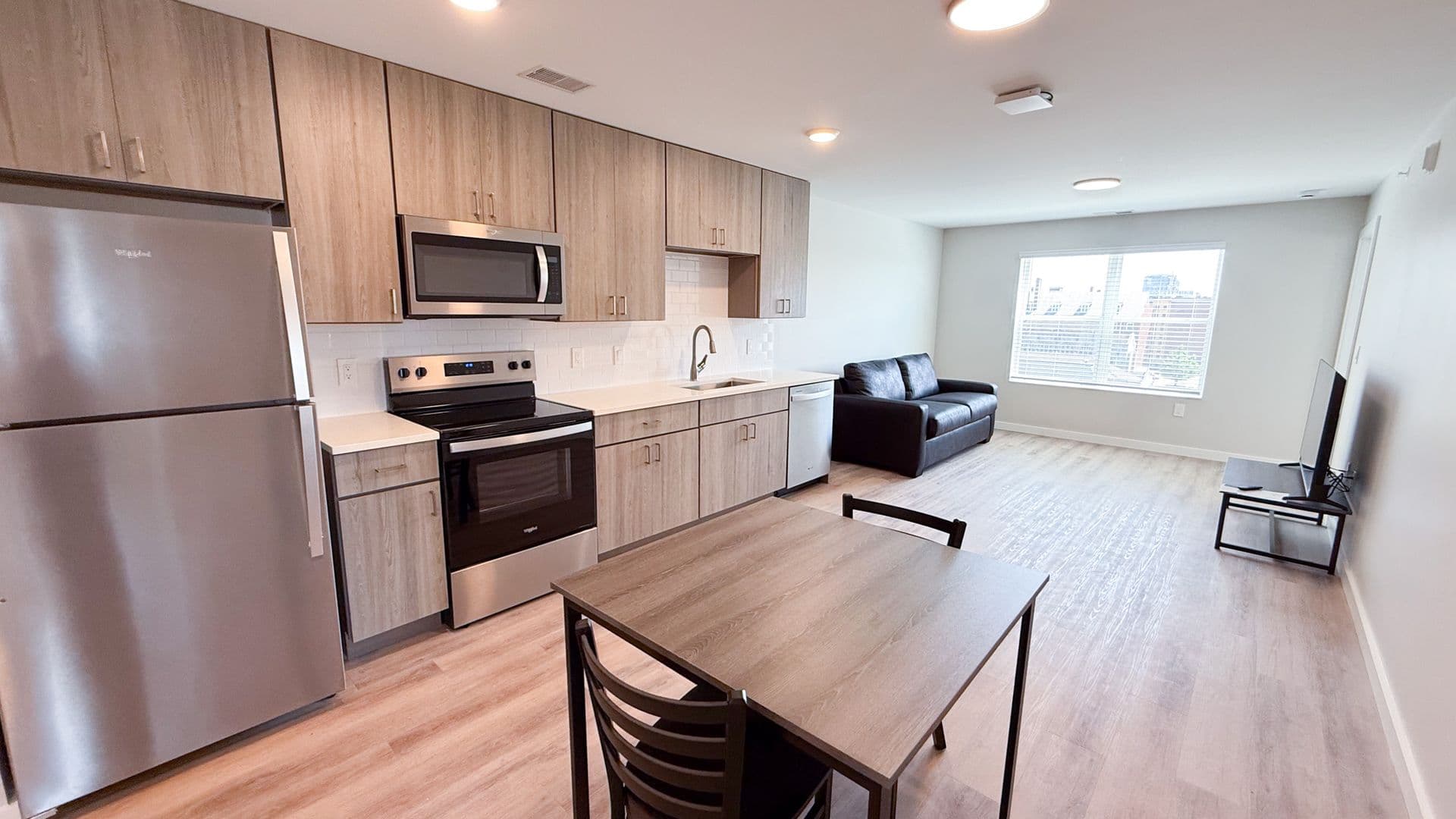 Champaign Apartment: 608 E Chalmers St