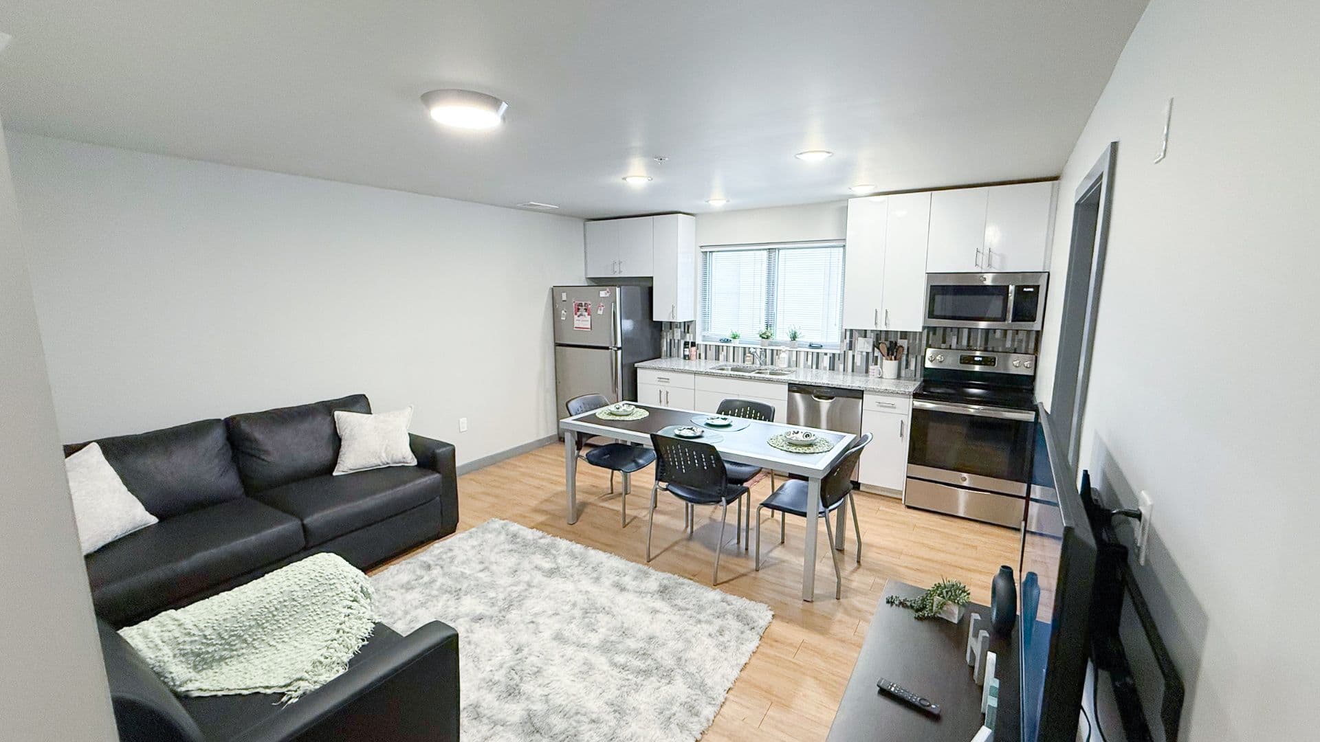 Champaign Apartment: 615 S Wright