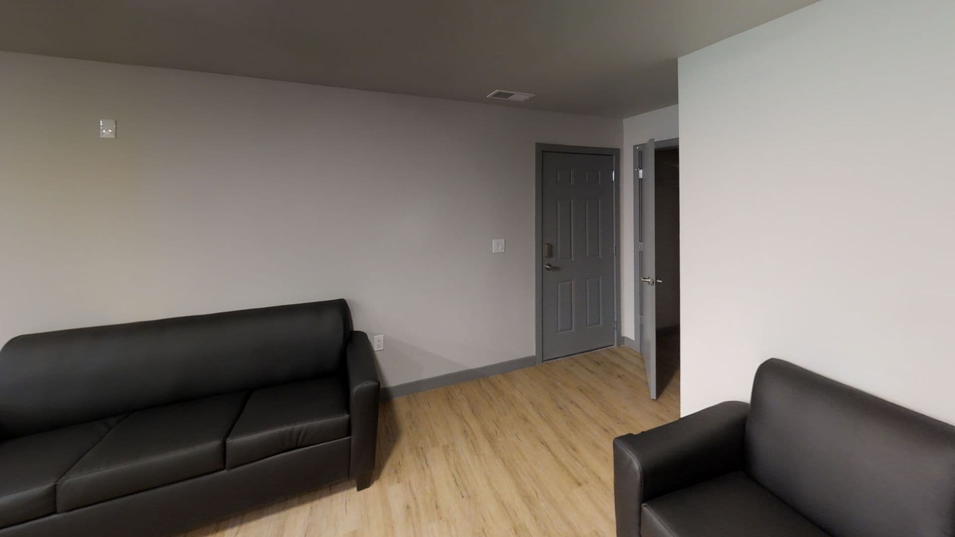 Champaign Apartment: 615 S Wright