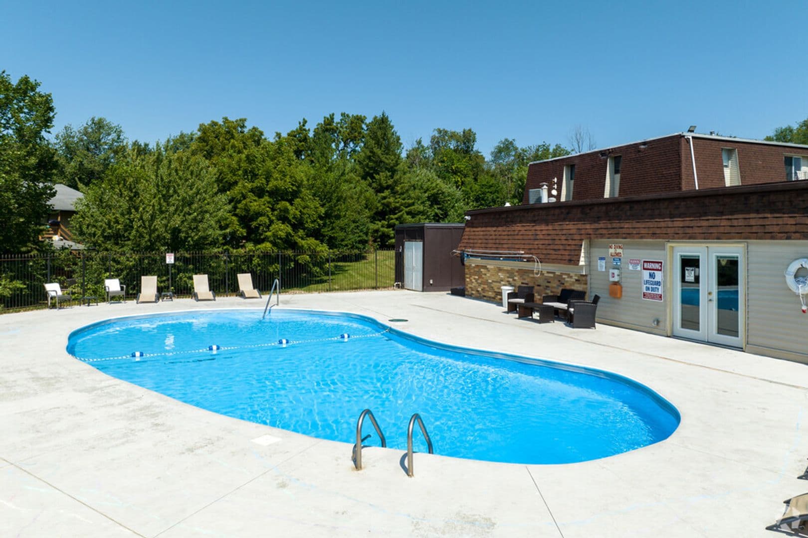 Peoria Apartment: 6516-6500 N University St