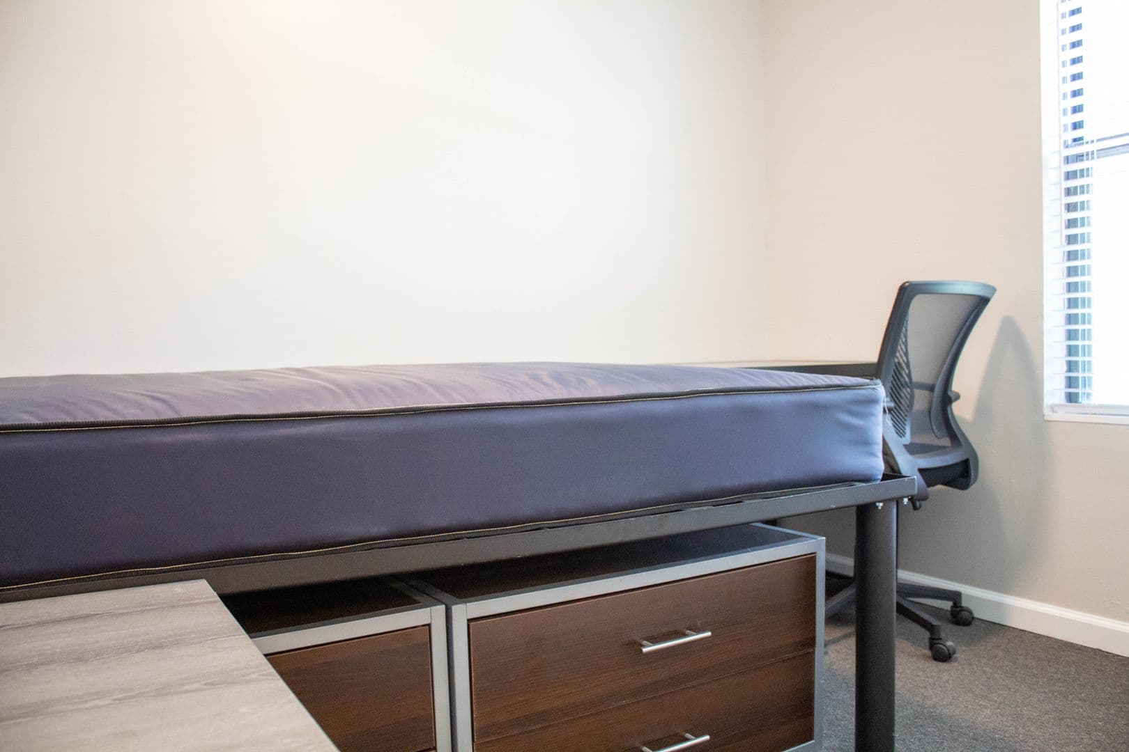 Champaign Apartment: 909 S Locust Street