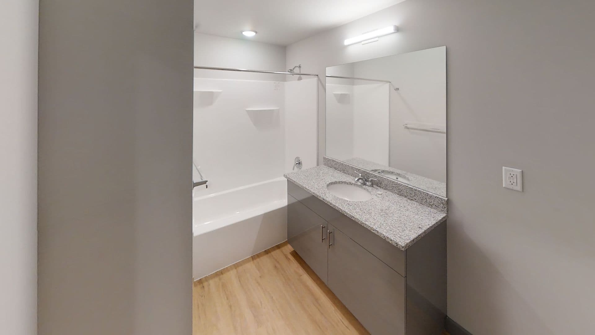 Champaign Apartment: 615 S Wright