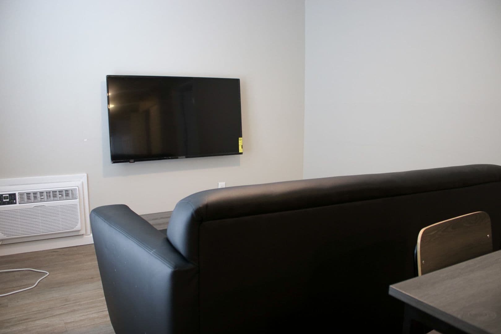 Urbana Apartment: 106 S Gregory Street
