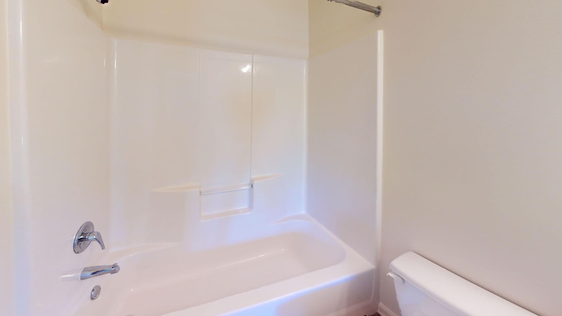 Crestwood Apartment: 106 Camden Wood Place