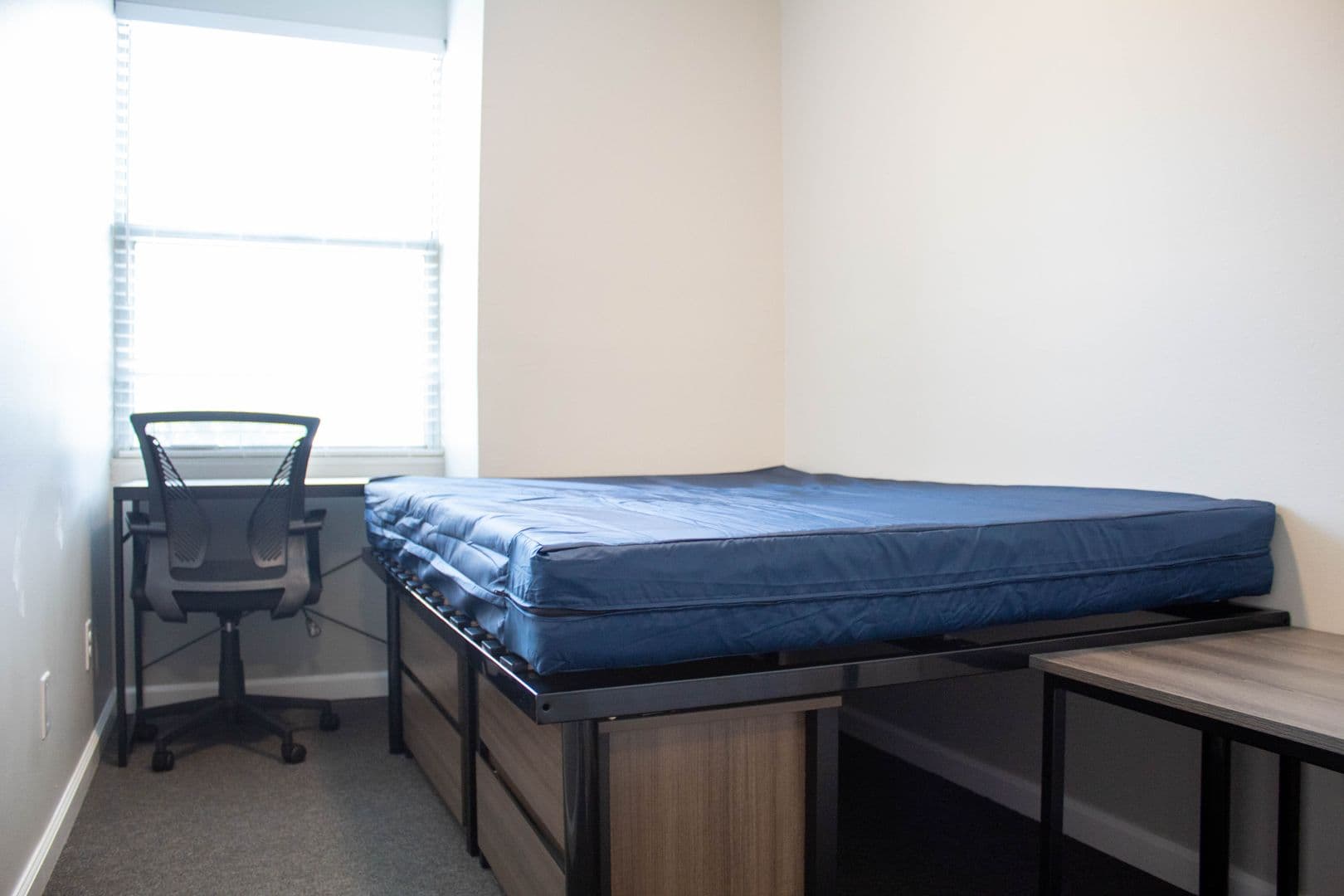 Champaign Apartment: 103 E Chalmers Street