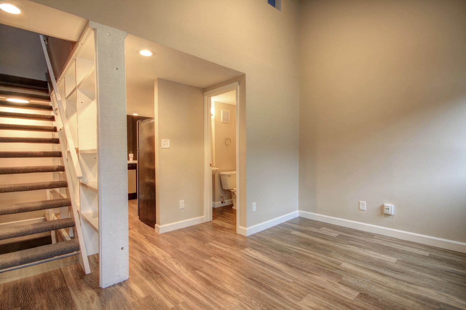 Urbana Apartment: 308 E. Iowa St.. 906 Vine, and 906 1/2 Vine