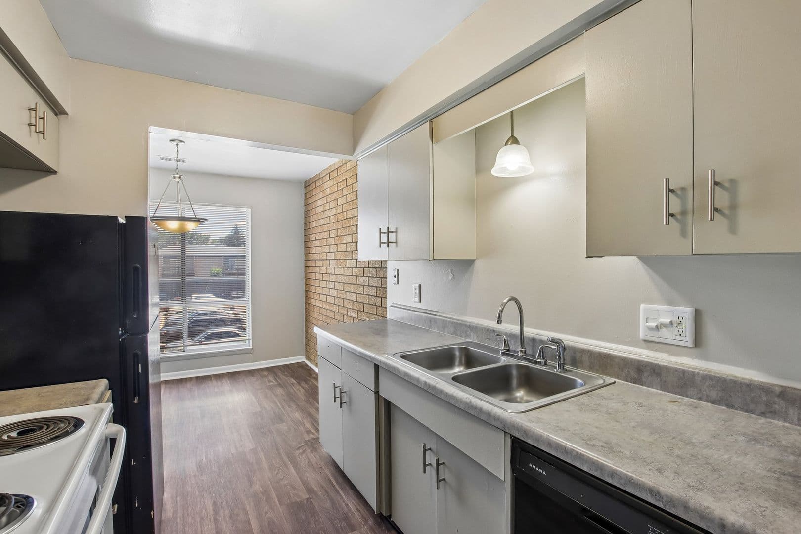 Speedway Apartment: 6010 W 25th Street