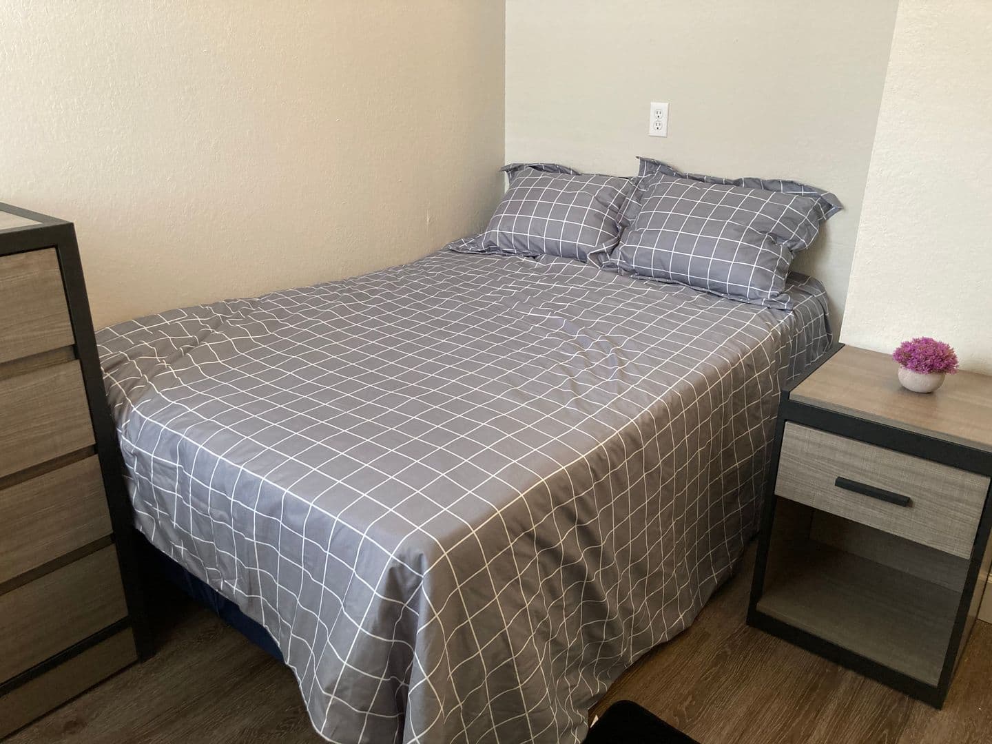 Champaign Apartment: 510 E Stoughton