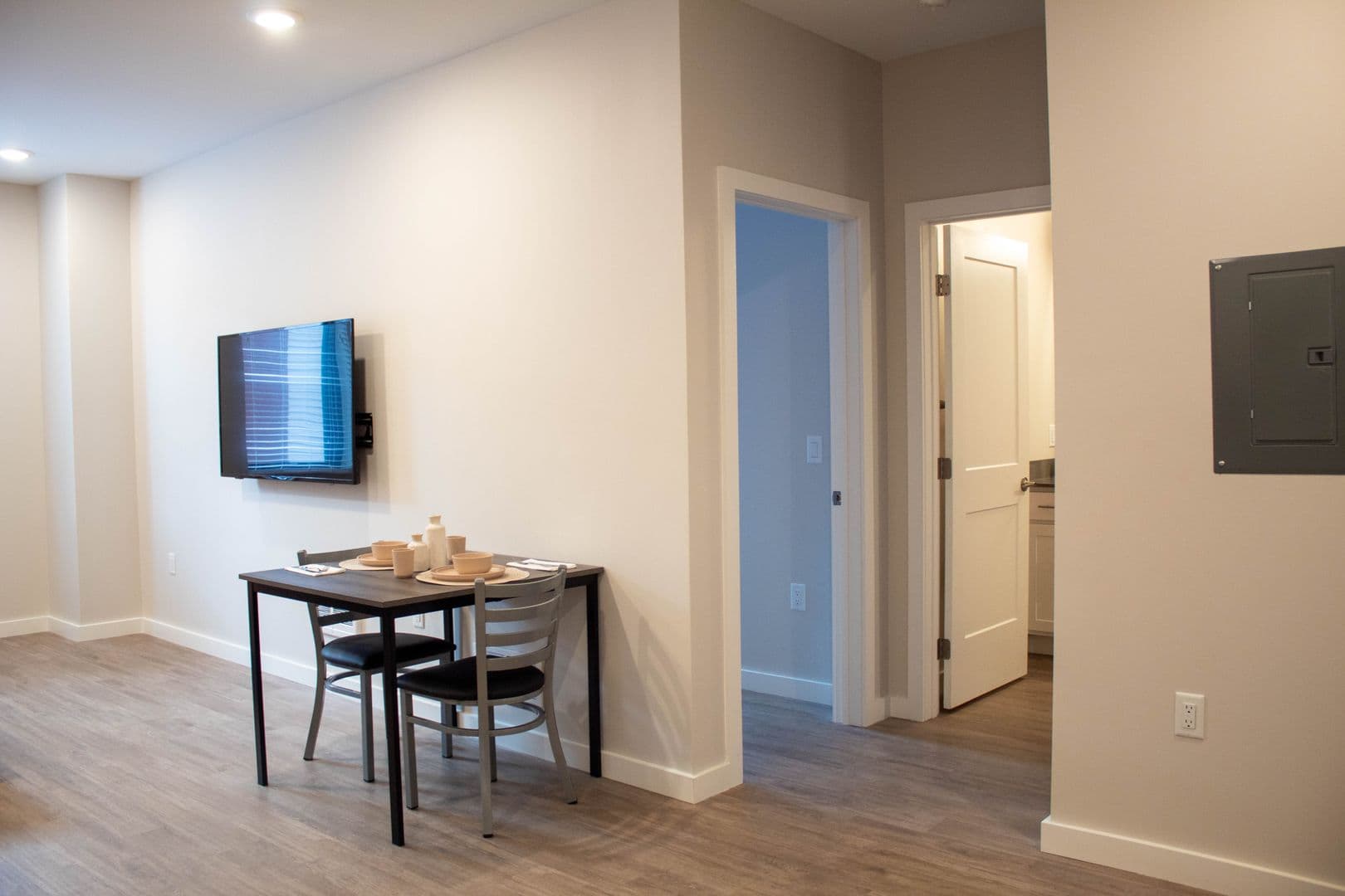 Urbana Apartment: 1009 W Stoughton