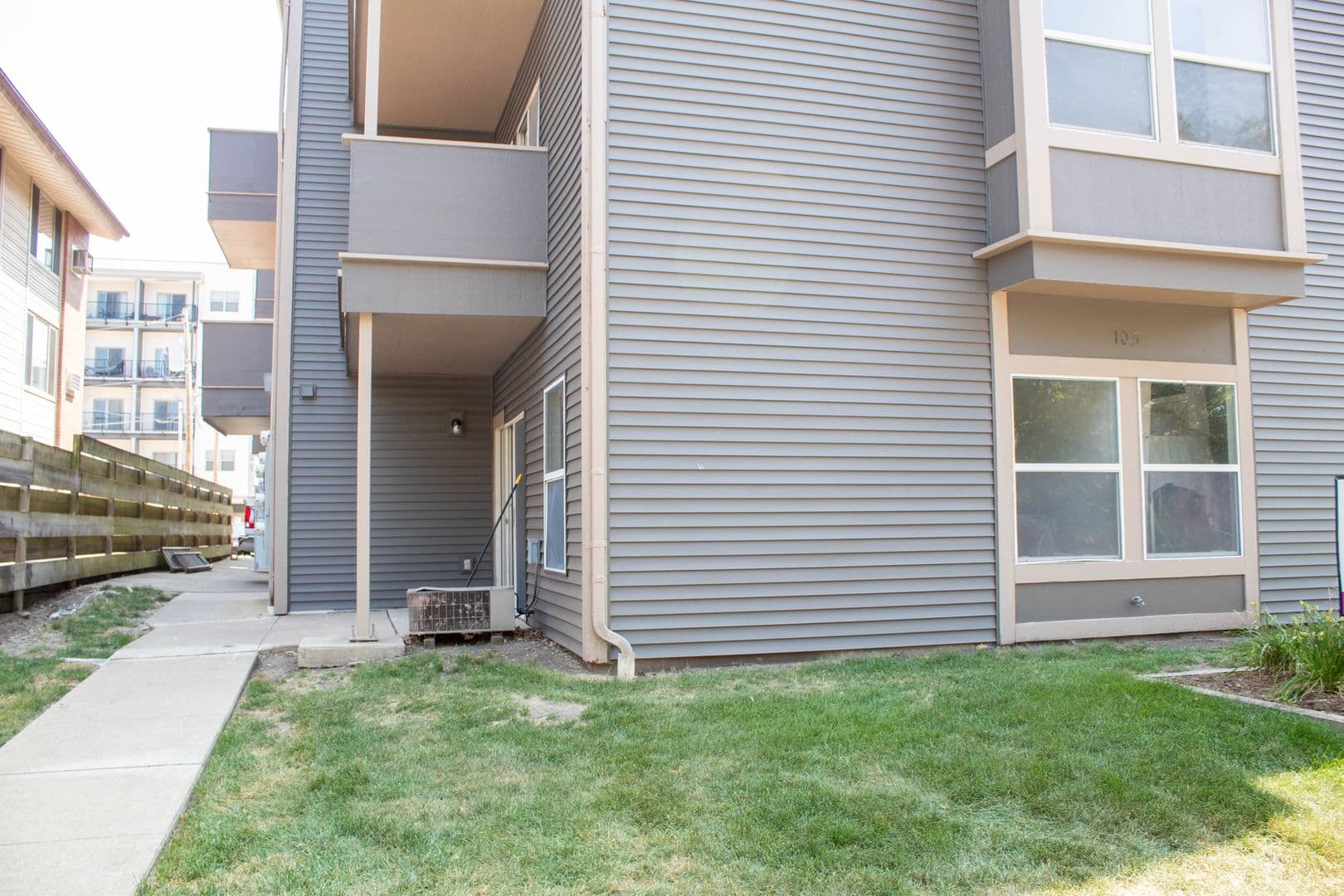 Champaign Apartment: 103 E Chalmers Street