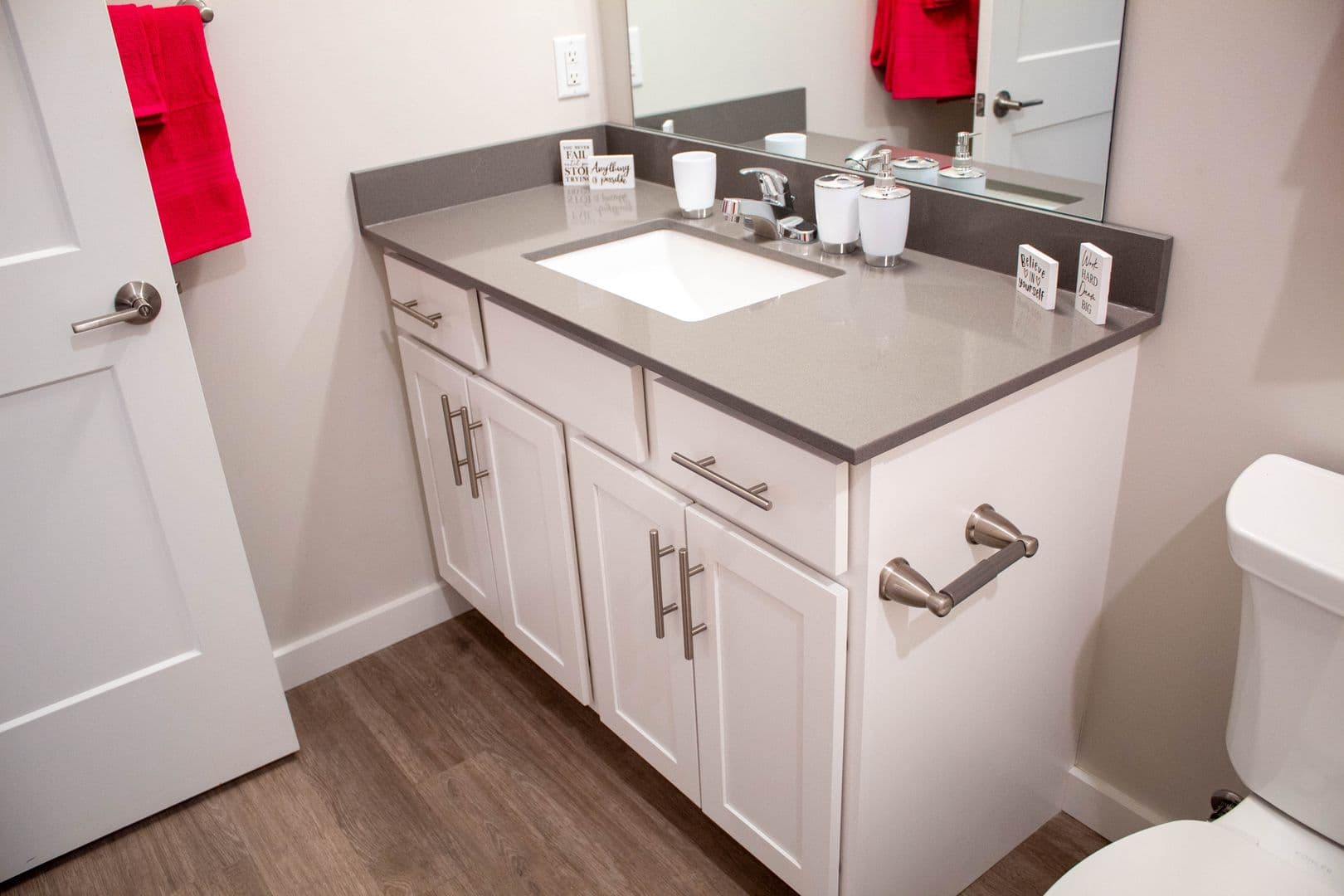 Urbana Apartment: 1009 W Stoughton