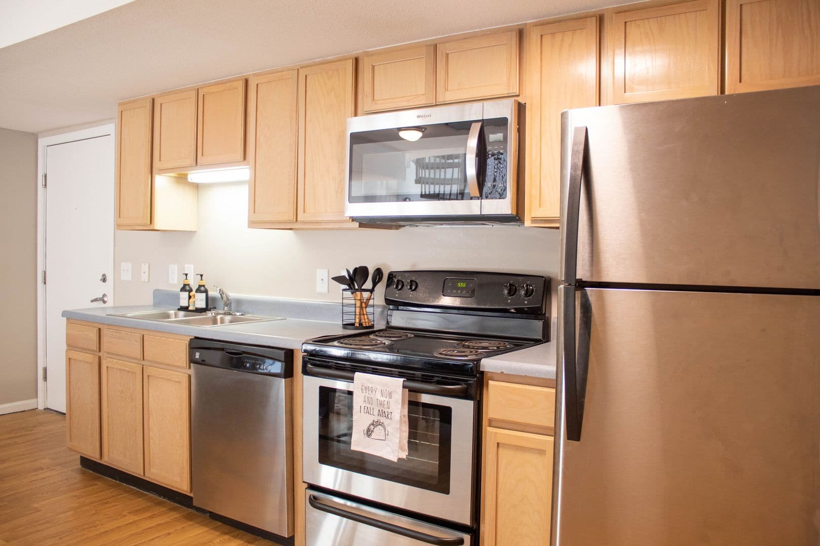 Urbana Apartment: 1010 W Stoughton