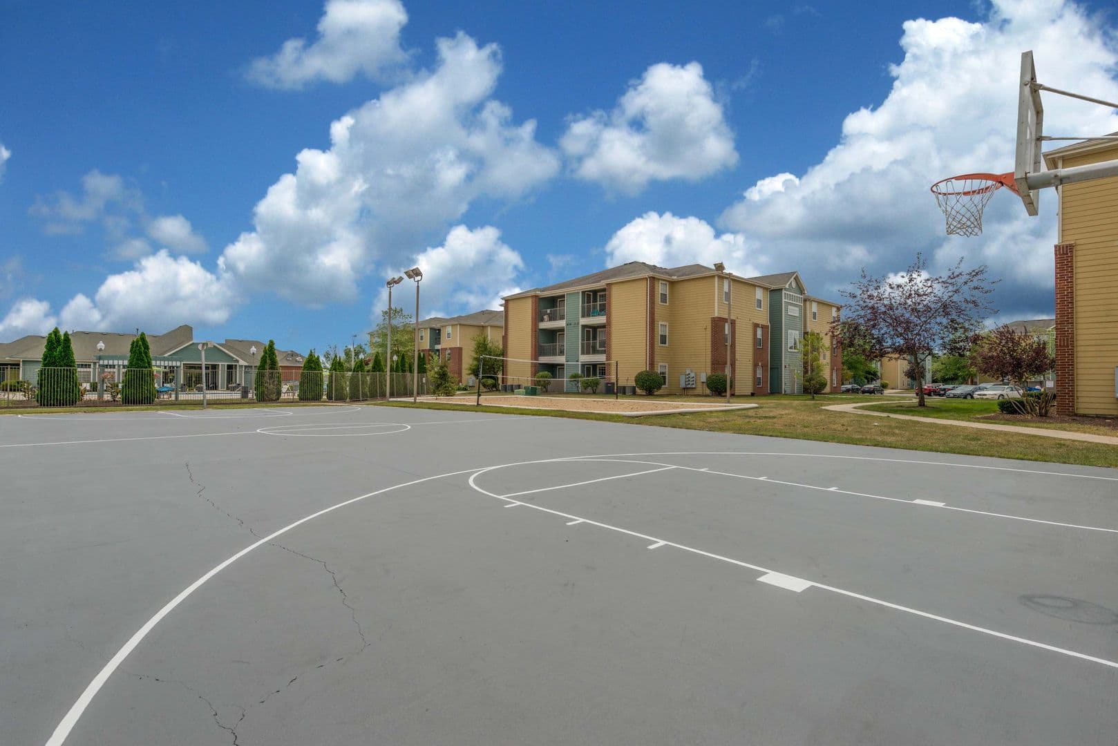 Savoy Apartment: 117 Sterling Ct
