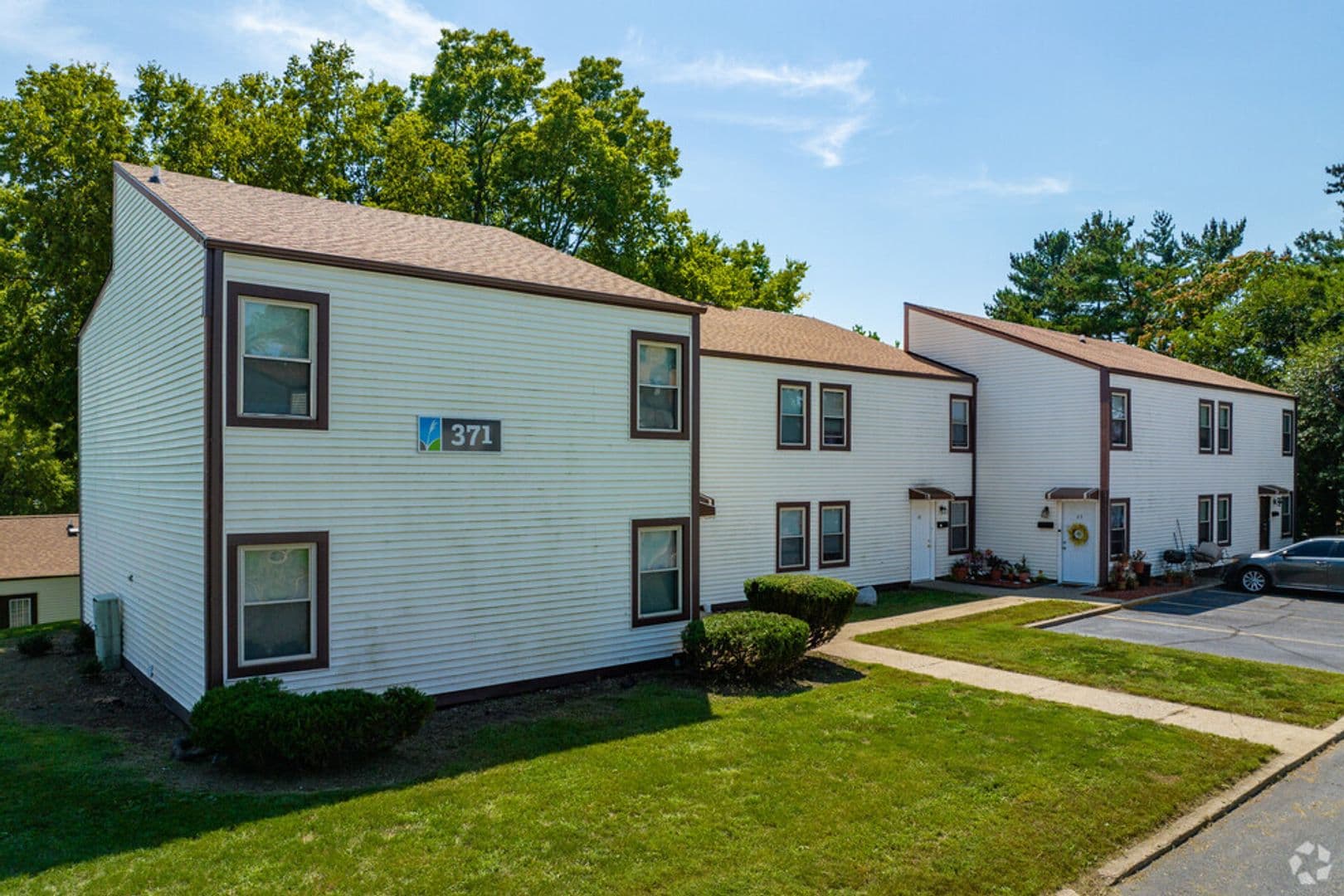 Decatur Apartment: 300 W Mound