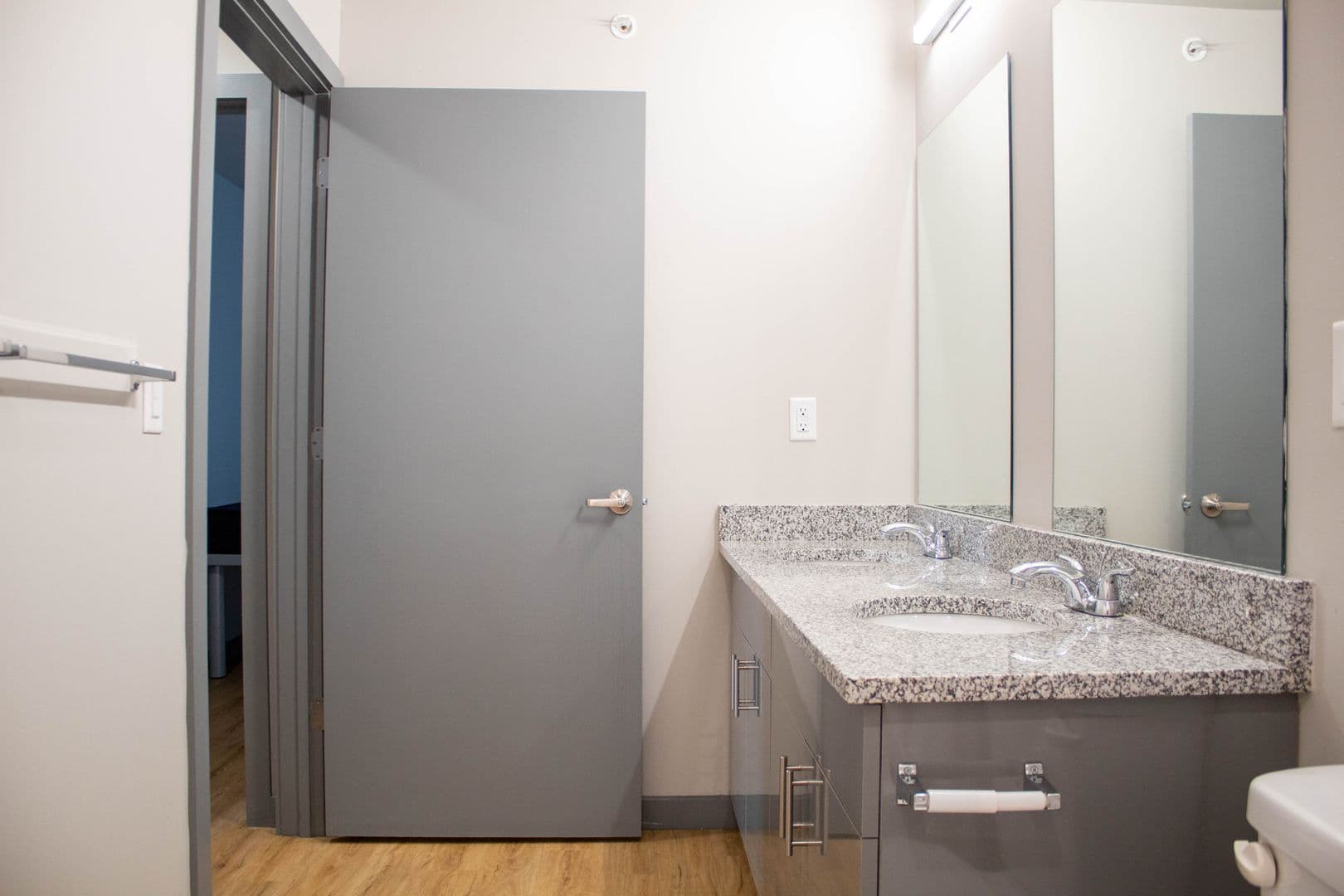 Champaign Apartment: 615 S Wright