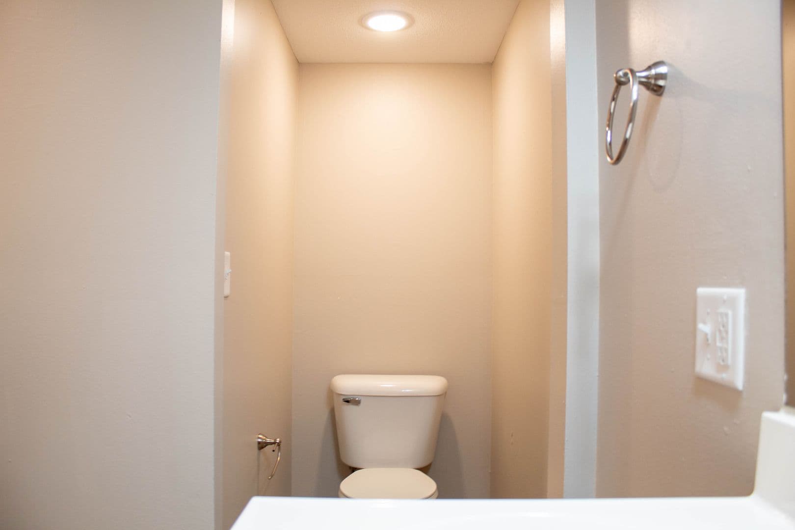 Champaign Apartment: 202 E Chalmers St