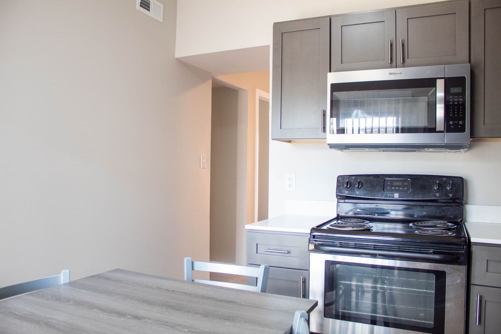 Champaign Apartment: 103 E Chalmers Street