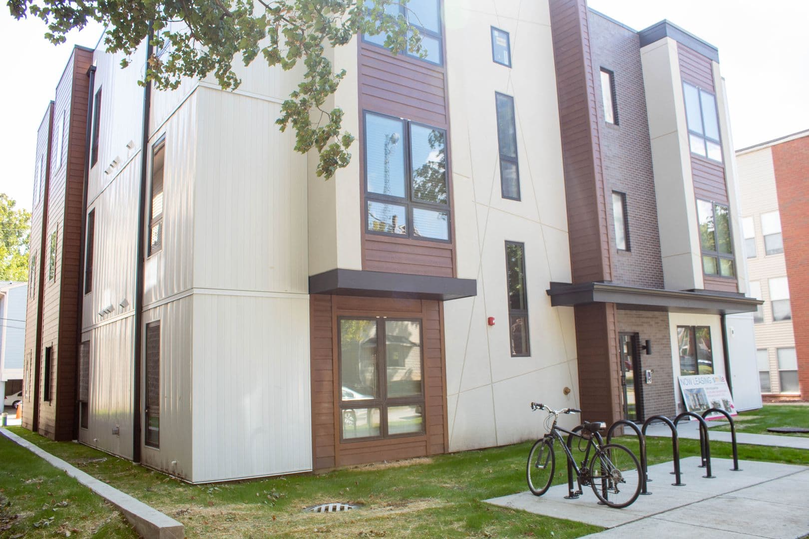 Urbana Apartment: 1009 W Stoughton