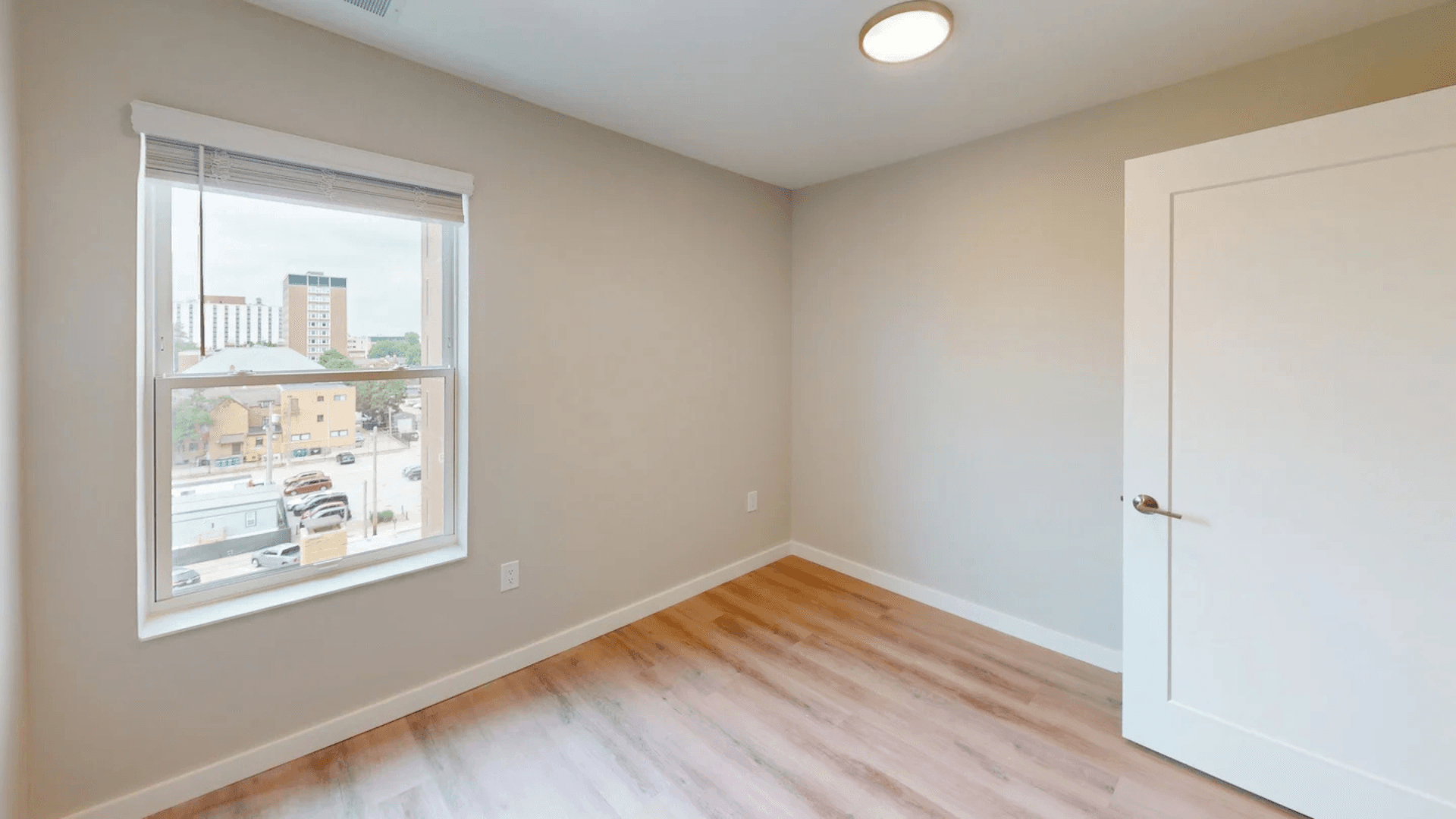 Champaign Apartment: 608 E Chalmers St