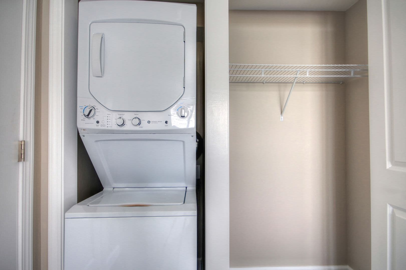 Urbana Apartment: 308 E. Iowa St.. 906 Vine, and 906 1/2 Vine
