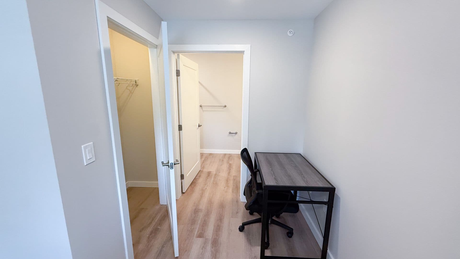 Champaign Apartment: 608 E Chalmers St