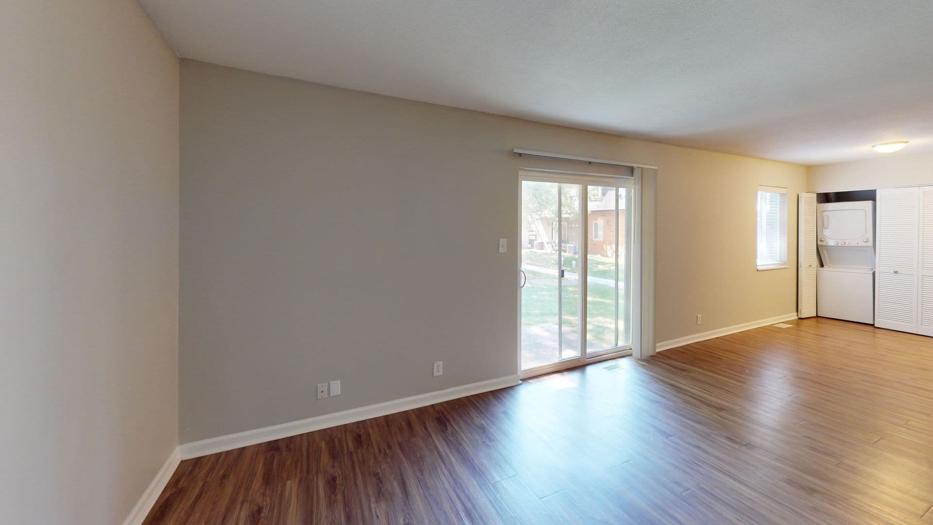 Indianapolis Apartment: 1349 Saddlebrook Court