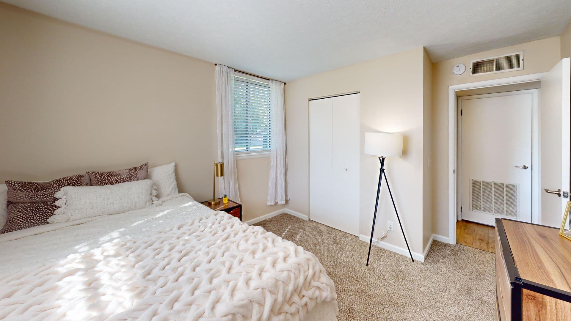 West Lafayette Apartment: 1304 Palmer Dr