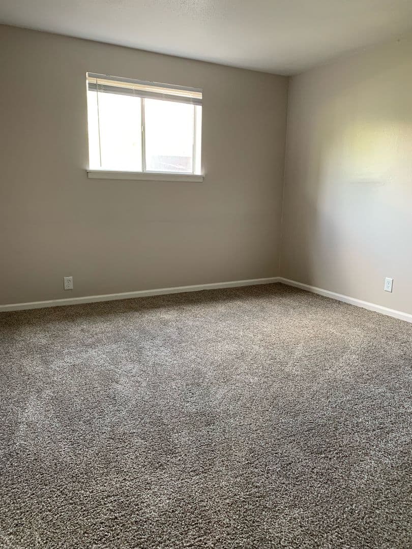 Peoria Apartment: 6516-6500 N University St