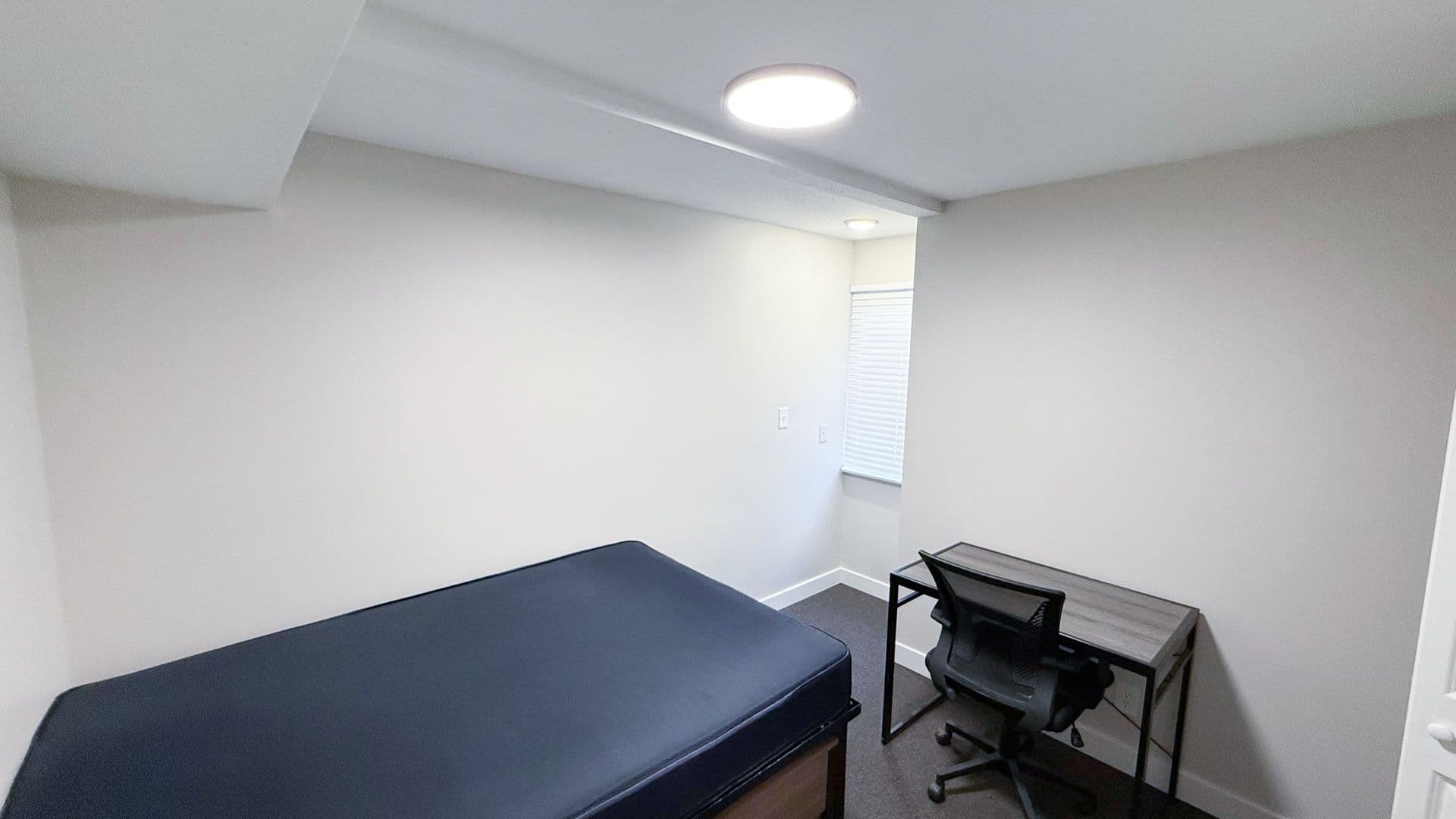 Urbana Apartment: 104 N Lincoln Ave
