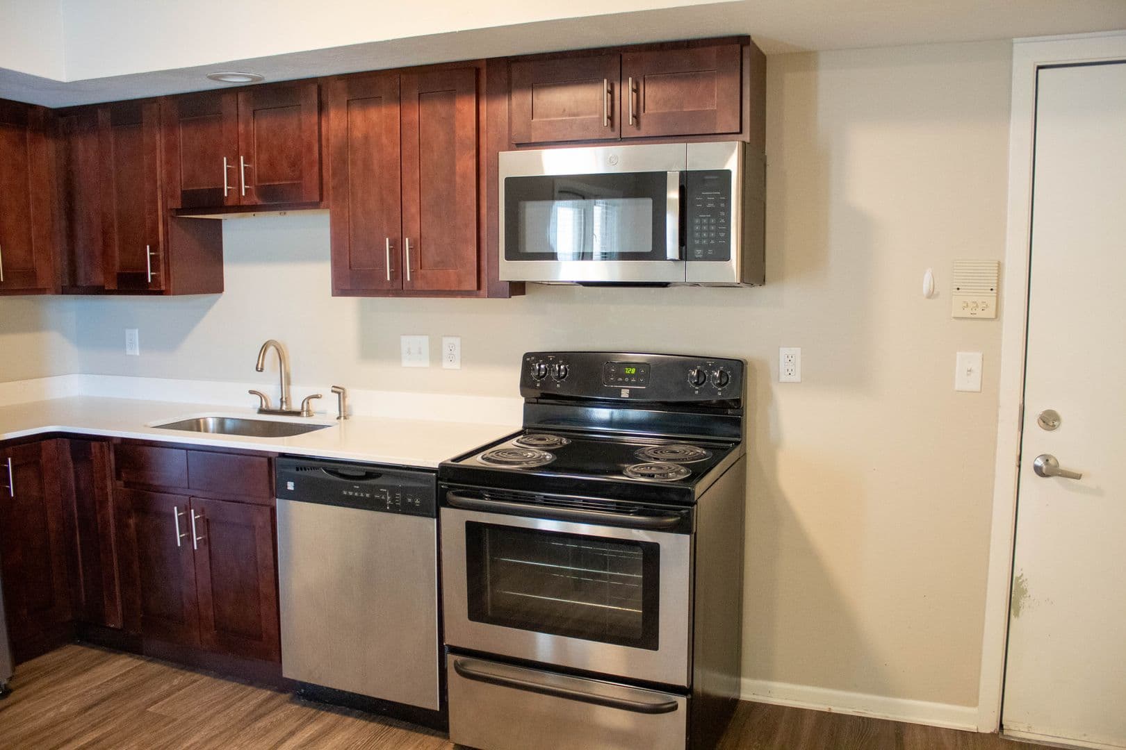 Champaign Apartment: 408 E Springfield