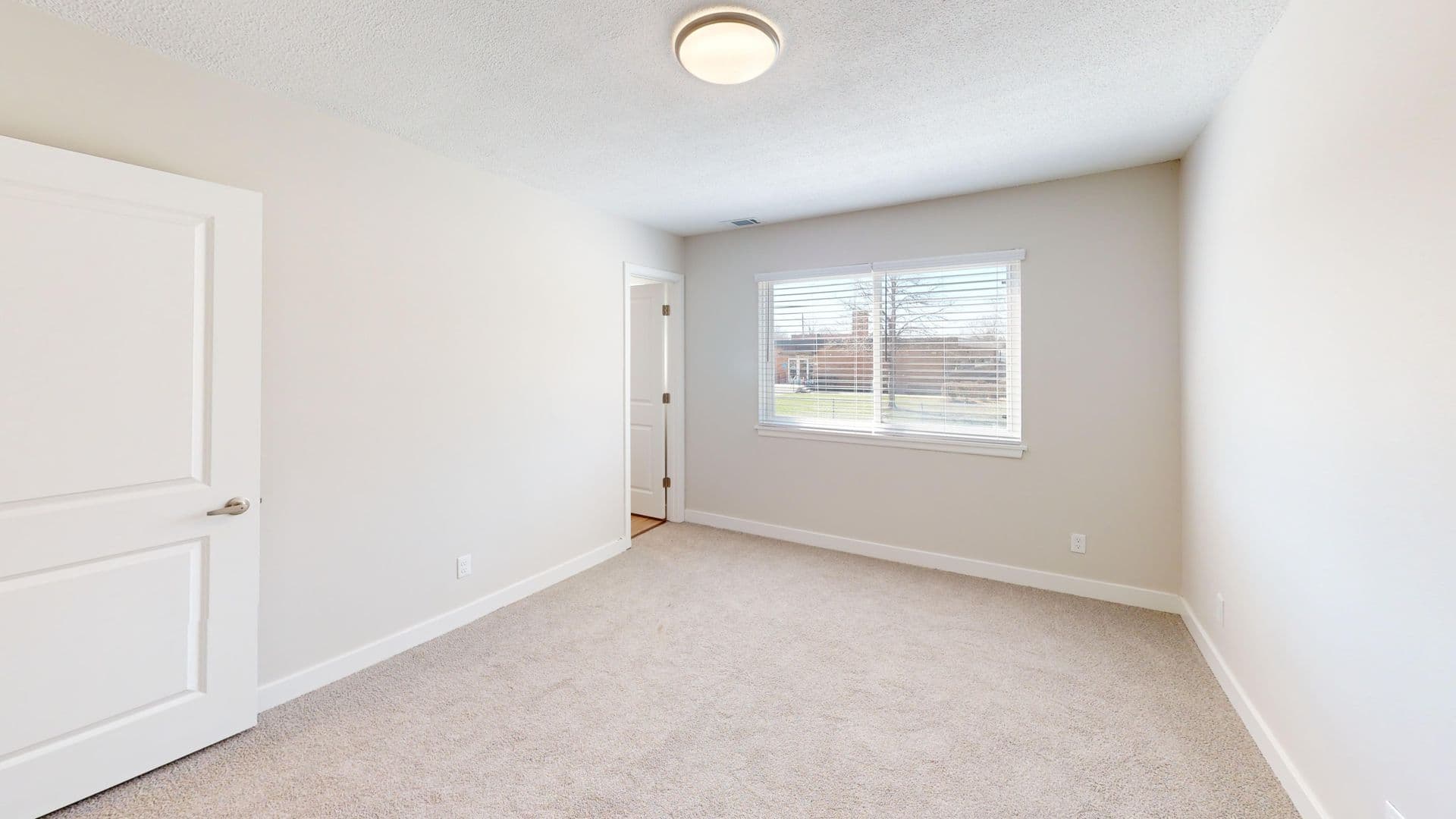 Champaign Apartment: 1515 W. Kirby Ave.